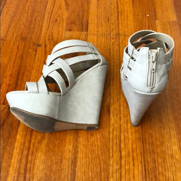 Wedge. Steve Madden. Zip ups. Nude. - Picture 3 of 3